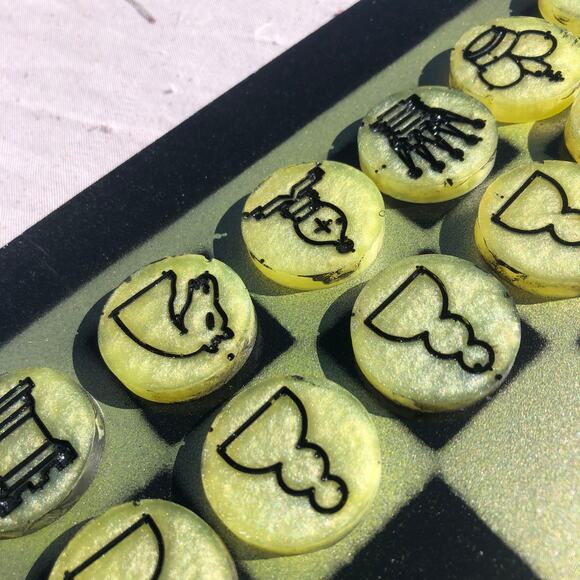 Chess Set - Sheen Green - Picture 6 of 9